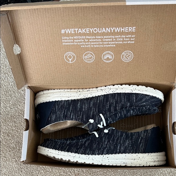 Hey Dude Woman or Men Dark Blue Slip-On Loafers   Wendy Sox- Navy New in box - Picture 5 of 5